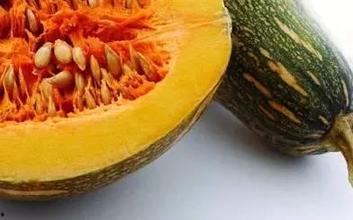 甘肃陇南女网红吃瓜,甘肃陇南女网红瓜田奇遇记